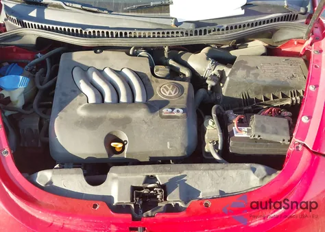 2005 Volkswagen New Beetle Gls z USA, uszkodzony, nr VIN 3VWCK31C05M412728